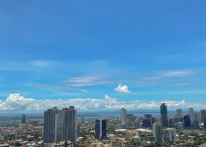 Vida At 38 Park Avenue - 5 Minutes Walk To Ayala Bloc, With Infinity Pool, Fast Wi-fi, Gym, & Views Inside It Park