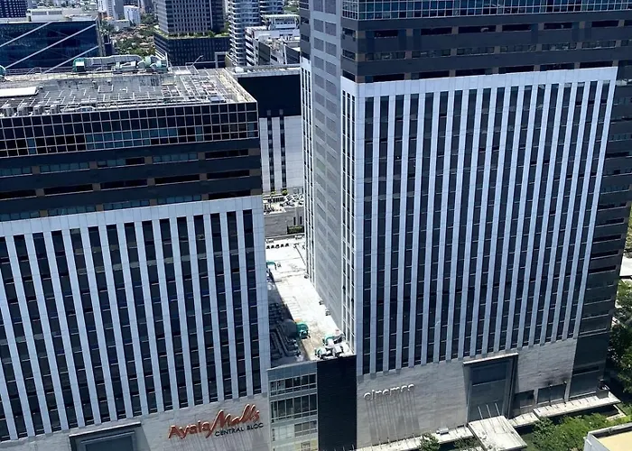 Vida At 38 Park Avenue - 5 Minutes Walk To Ayala Bloc, With Infinity Pool, Fast Wi-fi, Gym, & Views Inside It Park Apartment
