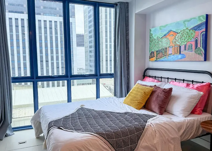 Apartment Vida At 38 Park Avenue - 5 Minutes Walk To Ayala Bloc, With Infinity Pool, Fast Wi-fi, Gym, & Views Inside It Park