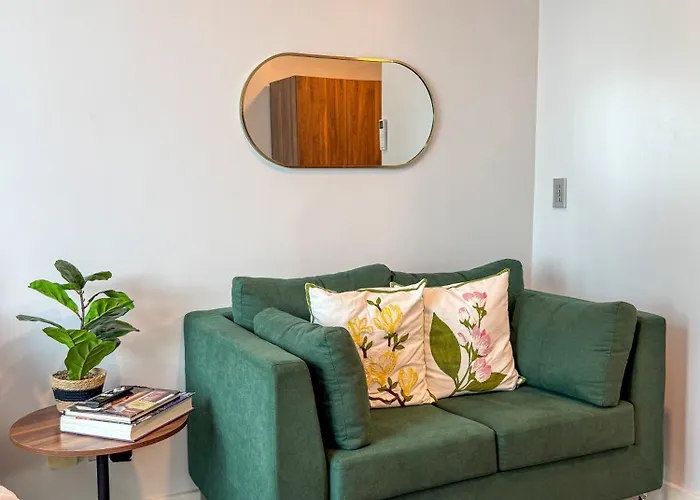 Apartment Vida At 38 Park Avenue - 5 Minutes Walk To Ayala Bloc, With Infinity Pool, Fast Wi-fi, Gym, & Views Inside It Park