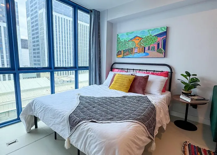 Apartment Vida At 38 Park Avenue - 5 Minutes Walk To Ayala Bloc, With Infinity Pool, Fast Wi-fi, Gym, & Views Inside It Park